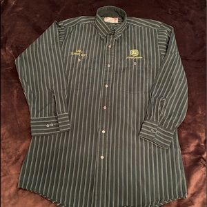 JOHN DEERE  Mens long sleeve snap front shirt.